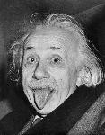 Photo portrait noir et blanc Einstein tirant la langue
