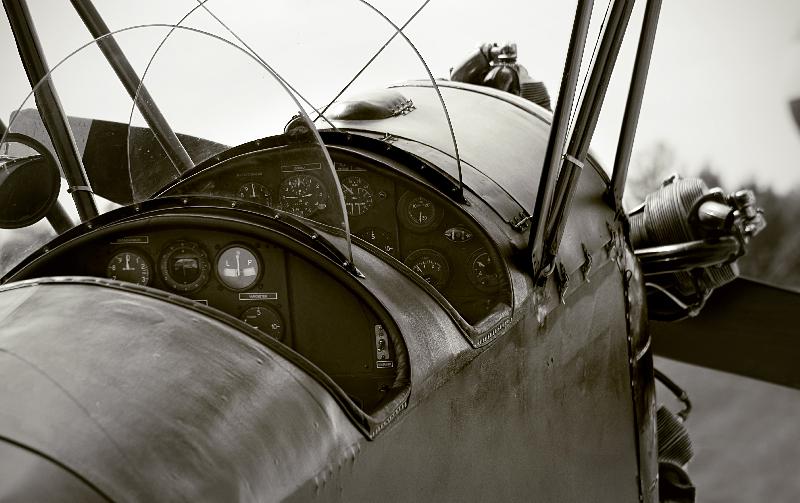Photo noir et blanc vieil avion
