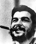 Photo portrait noir et blanc de Ernesto Che Guevara cigare