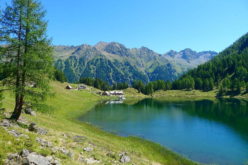 Photo lac de montagne dans les Alpes Autriche