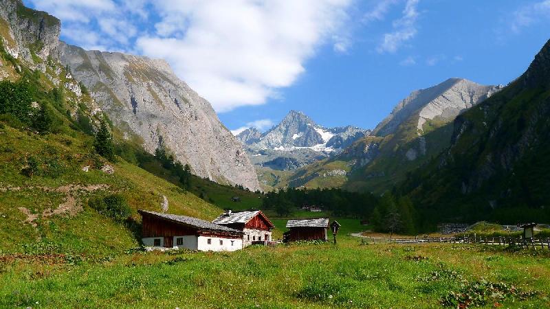 Photo ferme en montagne Alpes Autriche