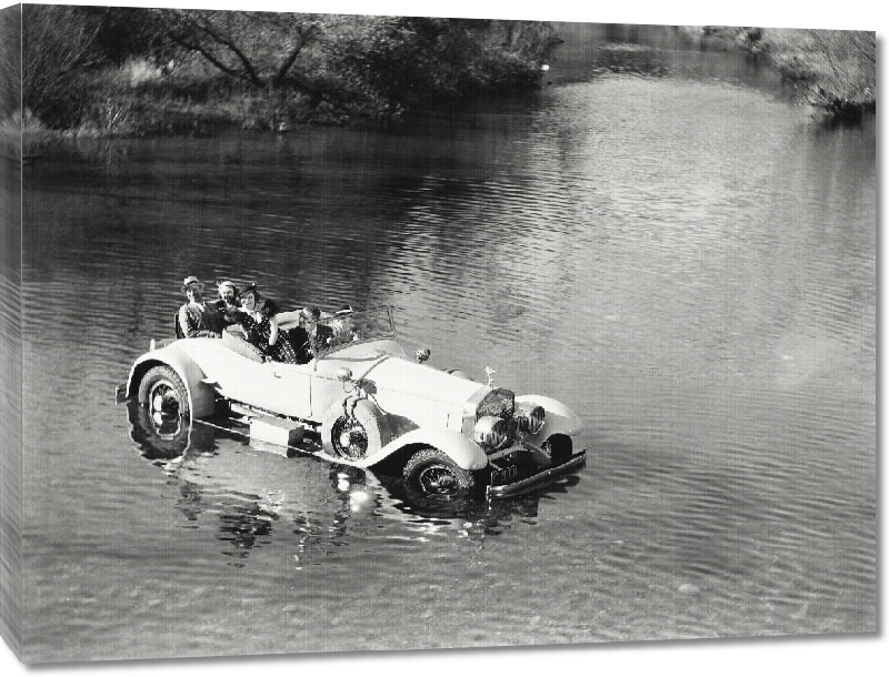Toiles imprimées Photo voiture ancienne dans l'eau