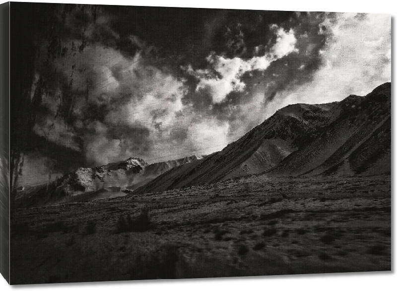Toiles imprimées Photo noir et blanc d'un relief montagneux en Argentine