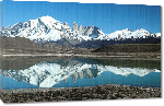 Toiles imprimées Photo reflet montagne dans un lac en Argentine