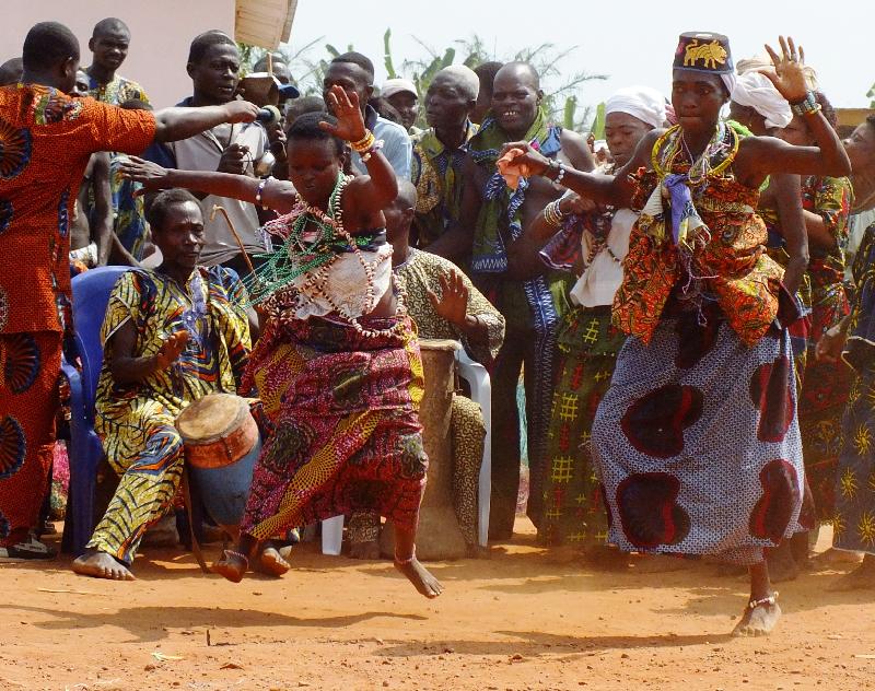 Photo danses d'une tribu du Benin
