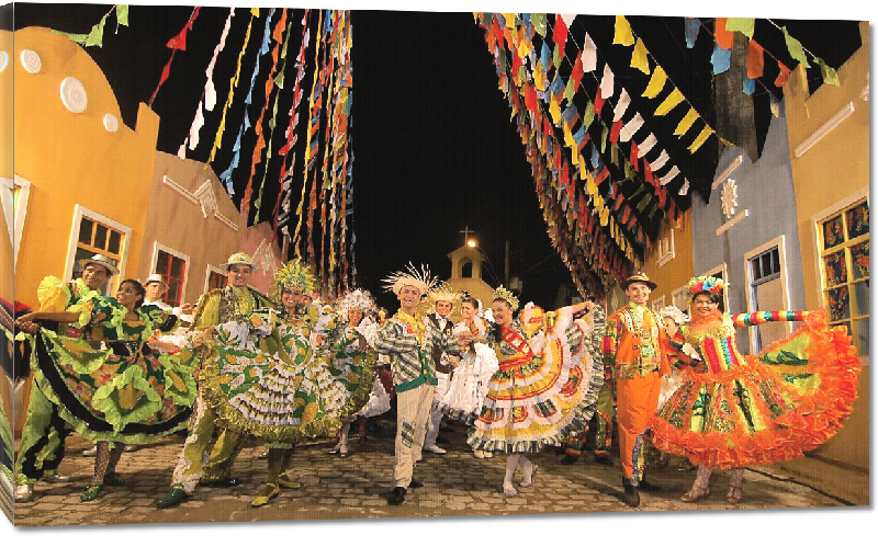 Toiles imprimées photo villageois en tenue festive dans les rues du brésil