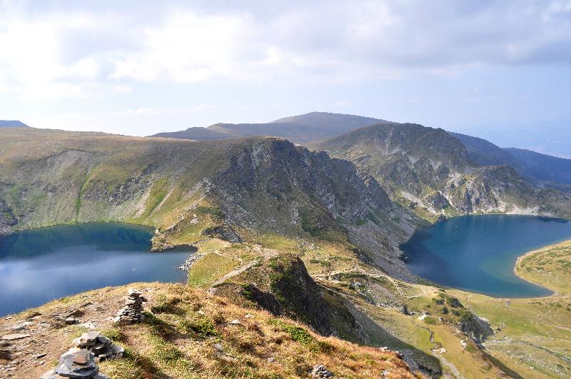 photo lac milieu des montagnes Bulgarie