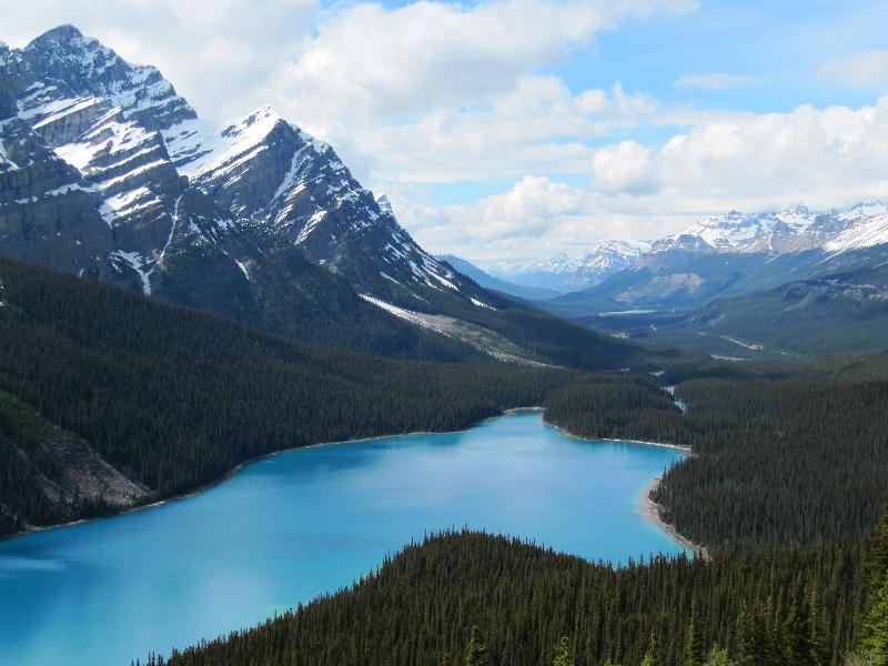 photo foret, lac et montagnnes au canada