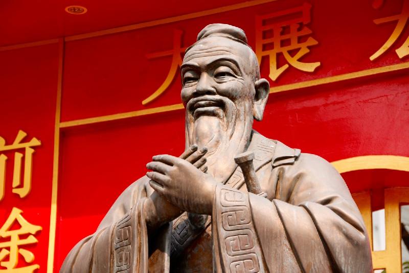 photo sculpture du grand sage chinois