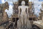 Photo Jainisme : sculpture “Céleste” Gomateshwara sur la colline d'Indragiri, Sravanabelagola (l'un des principaux centres de pèlerinage de Jain), Karnataka