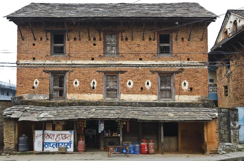 Photo  Architecture traditionnelle de Newari - Ancien magasin Purano Bazaar, Pokhara, Népal