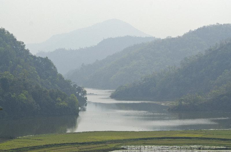 Photo Rupa Lak dans les contreforts de l'Himalaya, près de Pokhara, Népal