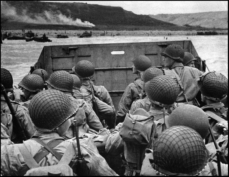 Jour J : la 1re Division d'infanterie américaine s'apprête à débarquer sur Omaha Beach, 1944