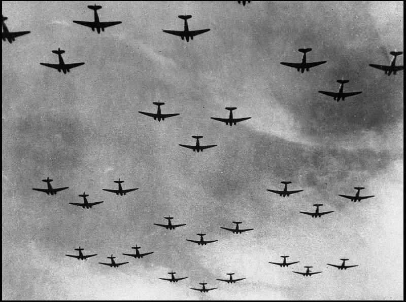 Opération Anvil Dragoon : avions de l'USAF transportant les Paras alliés en Provence, 1944