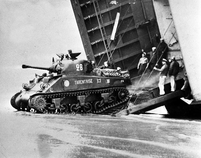 Débarquement d'un char Sherman, Utah Beach, 1944