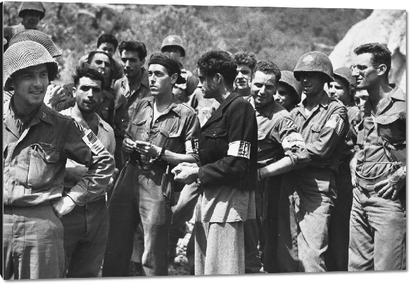 Impression sur aluminium Opération Anvil Dragoon, FFI s'entretient avec des soldats américains et des reporters de guerre, St Tropez, 1944