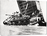 Toiles imprimées Débarquement d'un char Sherman, Utah Beach, 1944