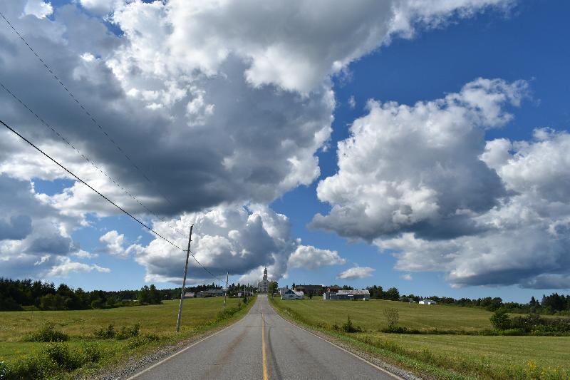 La route du village en été