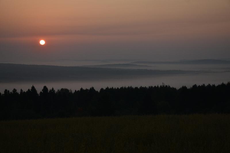 Un lever de soleil un matin d'automne