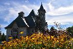 Le jardin de l'église en été