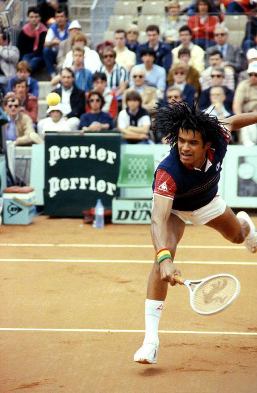 Photo Yannick Noah lors de Roland Garros Tennis Internationales en France en 1983