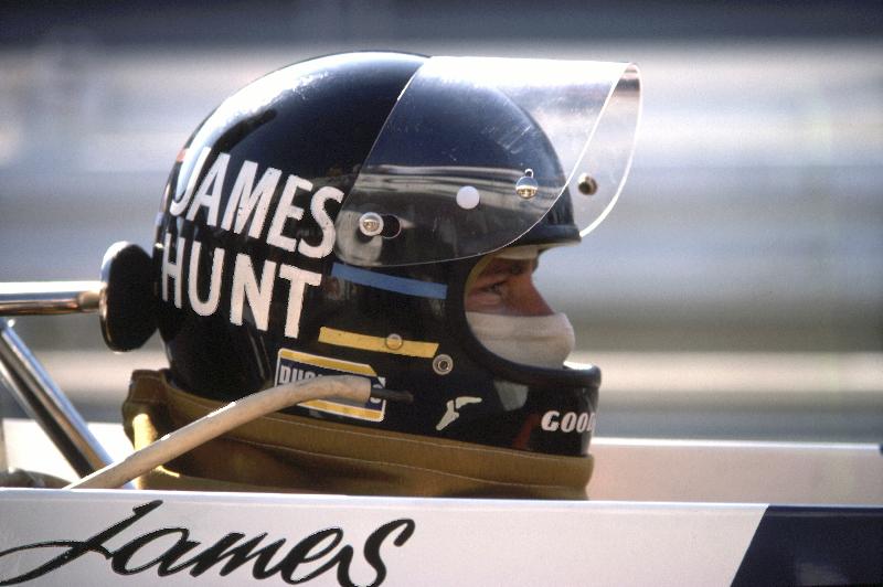 Photo James Hunt, pilote de course britannique qui a remporté le Championnat du monde de Formule 1 en 1976