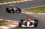 Photo formule 1  Ayrton Senna dans une Marlboro Mclaren course Nigel Mansell dans une Williams Honda, années 1990