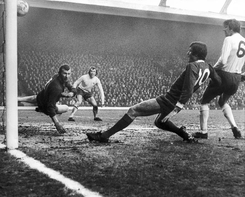 Photo Bob Wilson laisse entrer un but de John Toshack, 30 janvier 1971