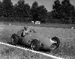 Photo Alberto Ascari sur Ferrari au Grand Prix de Formule 1 à Monza, Italie, 1953