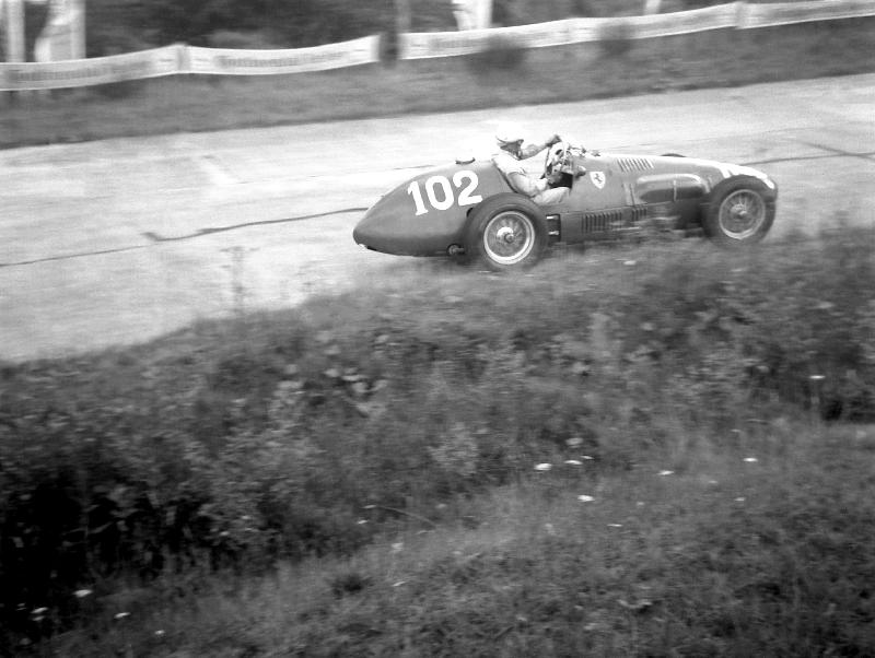 Photo formule 1 Ferrari 500 à Eifelrennen, 1952.