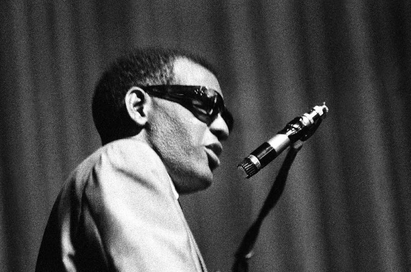 Photo Ray Charles sur la scène à l'Olympia, Paris, le 5 août 1964 (photo)