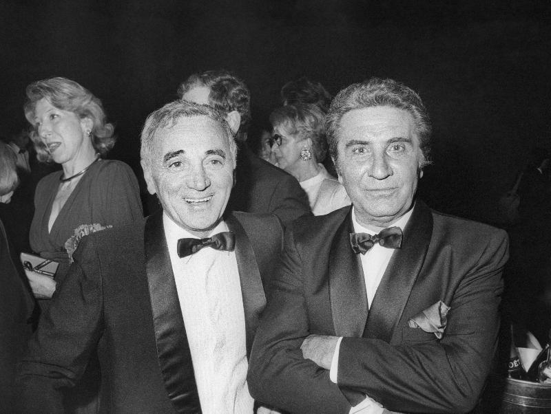 Photo Charles Aznavour et Gilbert Becaud au Lido