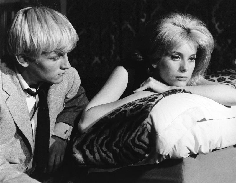 Photo film Et Satan conduit le bal, de Grisha Dabat, 1962 Catherine Deneuve et Jacques Perrin