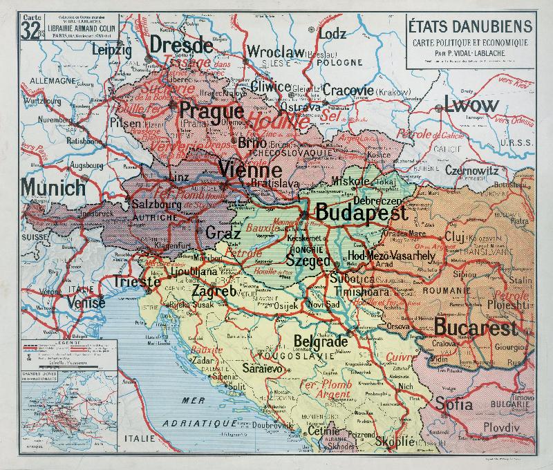 Carte scolaire ancienne Etats danubiens : carte politique et économique