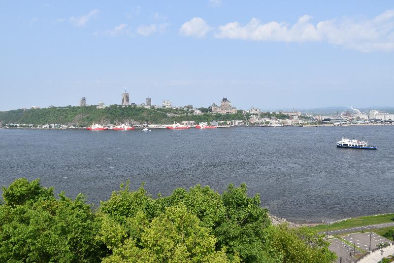 Vue du fleuve Saint-laurent et de la ville 