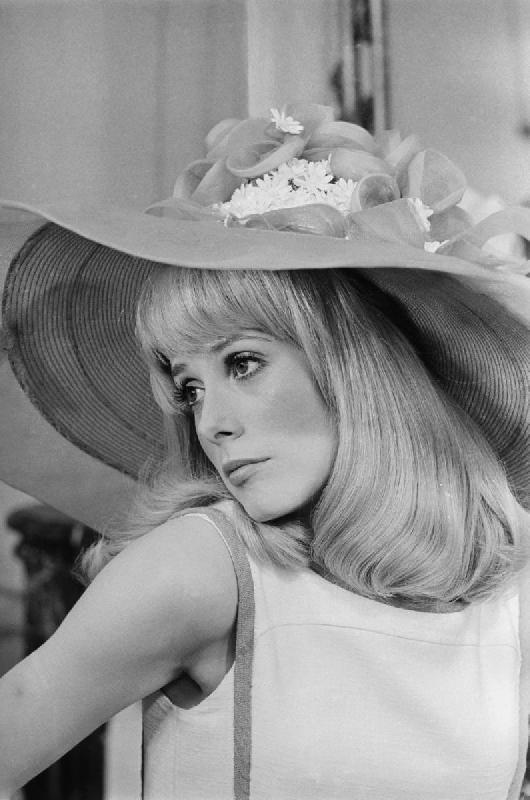 Poster Photo Catherine Deneuve - Format 59 X 80 Cm - Tirage Neuf - Déco Cinéma Français
